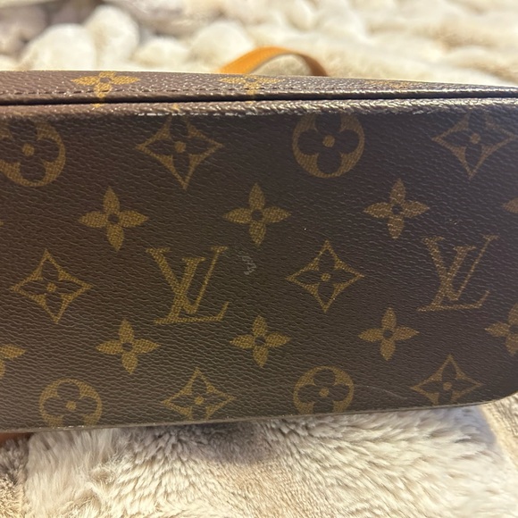 Louis Vuitton - Picture 11 of 11